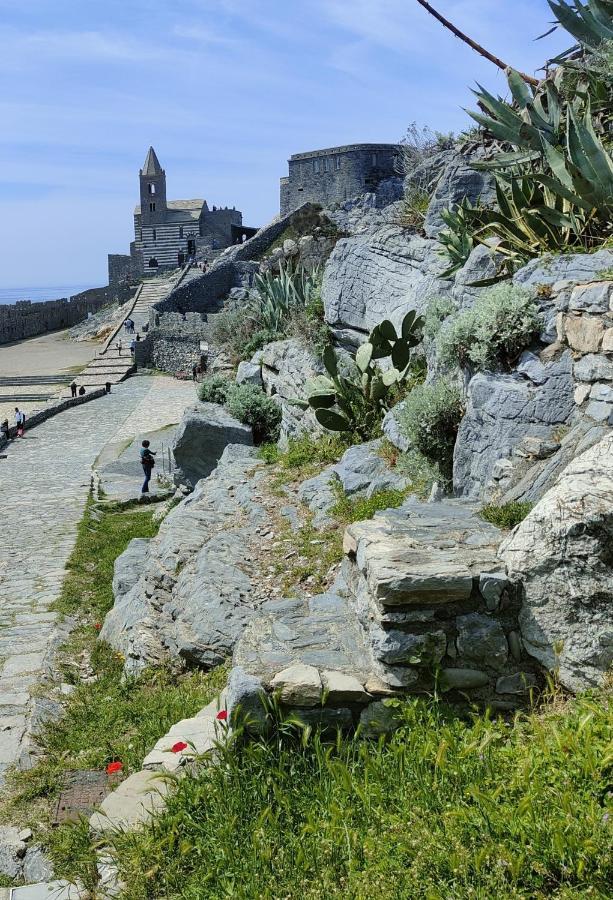 Byron Guest House Porto Venere Exterior foto
